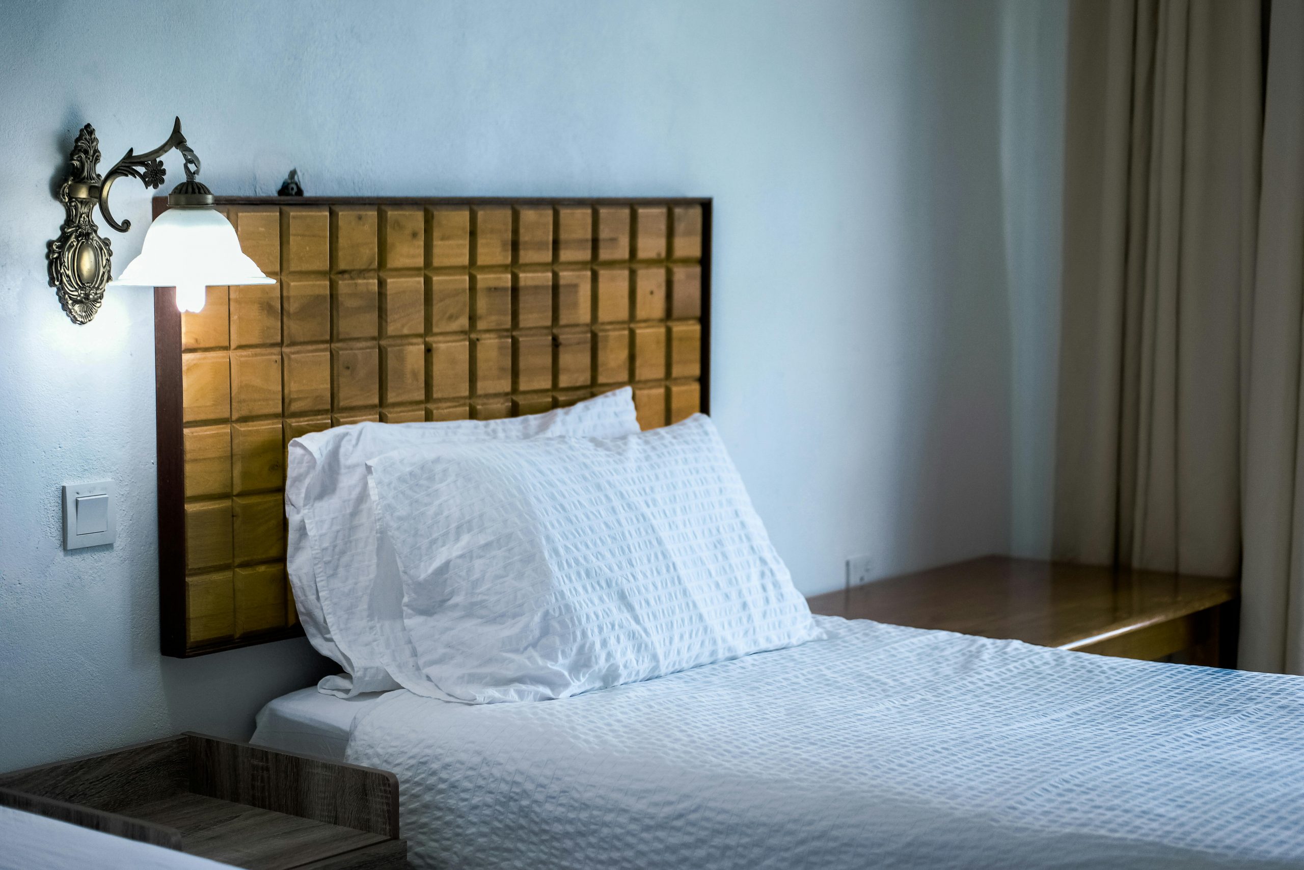 Why Chesterfield Beds Are Becoming Popular In The UK In 2025?