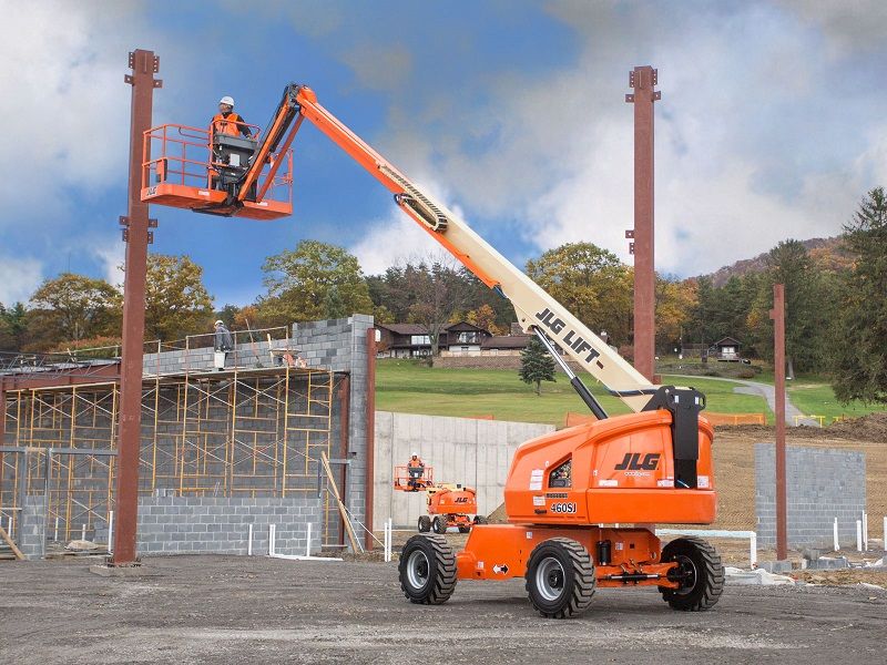 Man Lift Rental Abu Dhabi - Saqib Mahmood GT