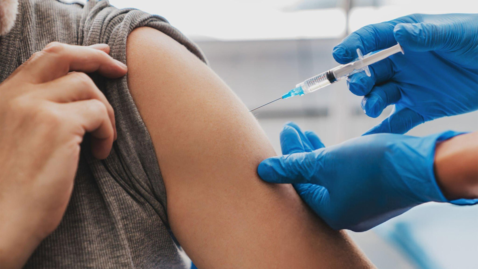 How Long Does a B12 Shot Last? Duration, Benefits & Timing