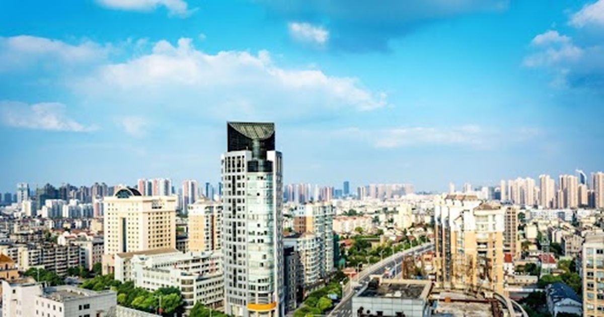 High-Return Cross-Border Real Estate Investment | VINARA International